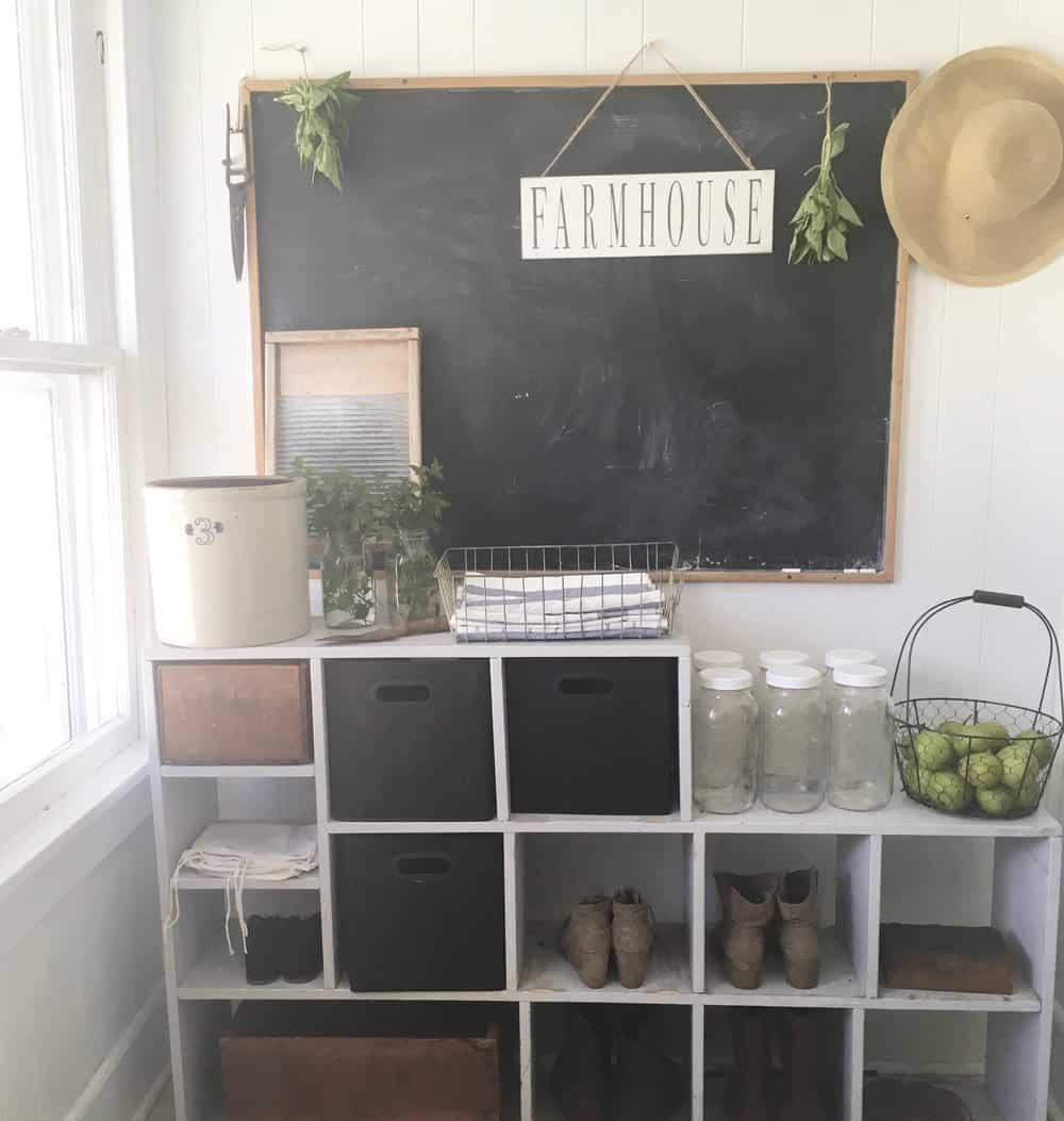adding chalkboards to a home adds farmhouse style