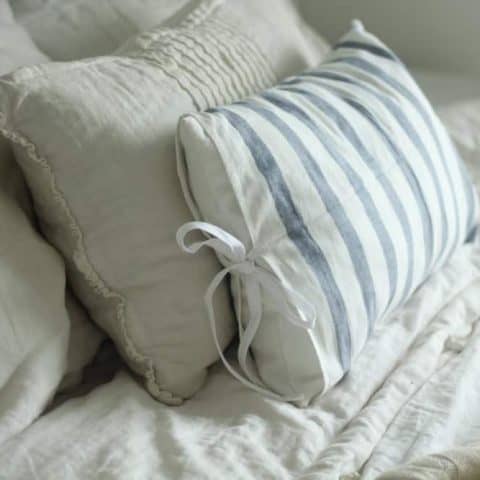 Super Simple DIY Pillows from IKEA Tea Towels