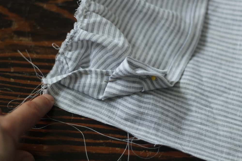 Linen and Flannel Ruffle Throw Blanket Tutorial - Farmhouse on Boone