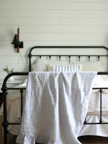 Linen and Ruffle Throw Blanket Tutorial