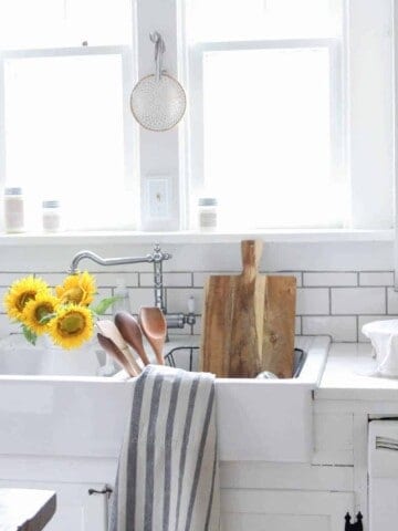 late summer white farmhouse kitchen