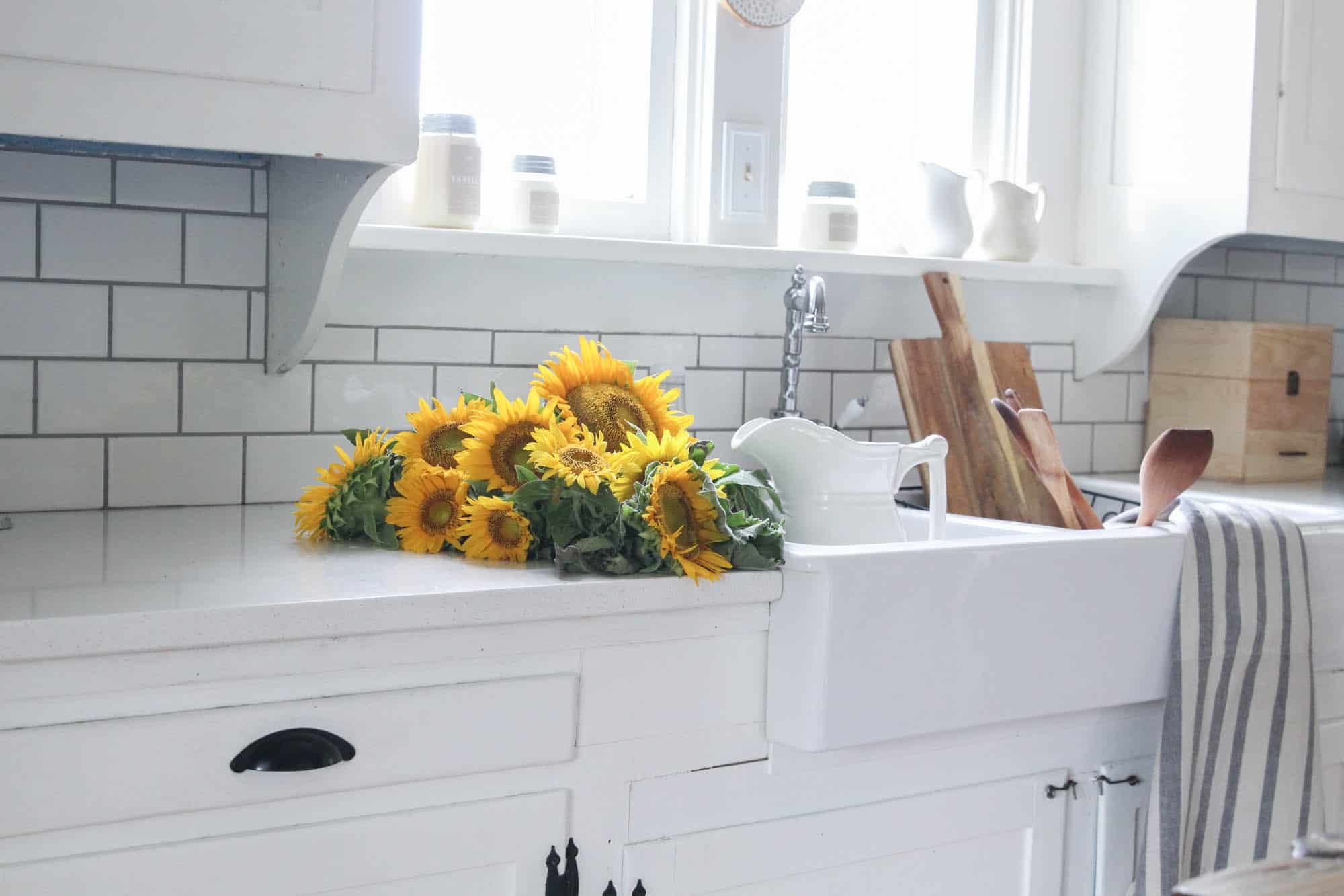 late summer white farmhouse kitchen