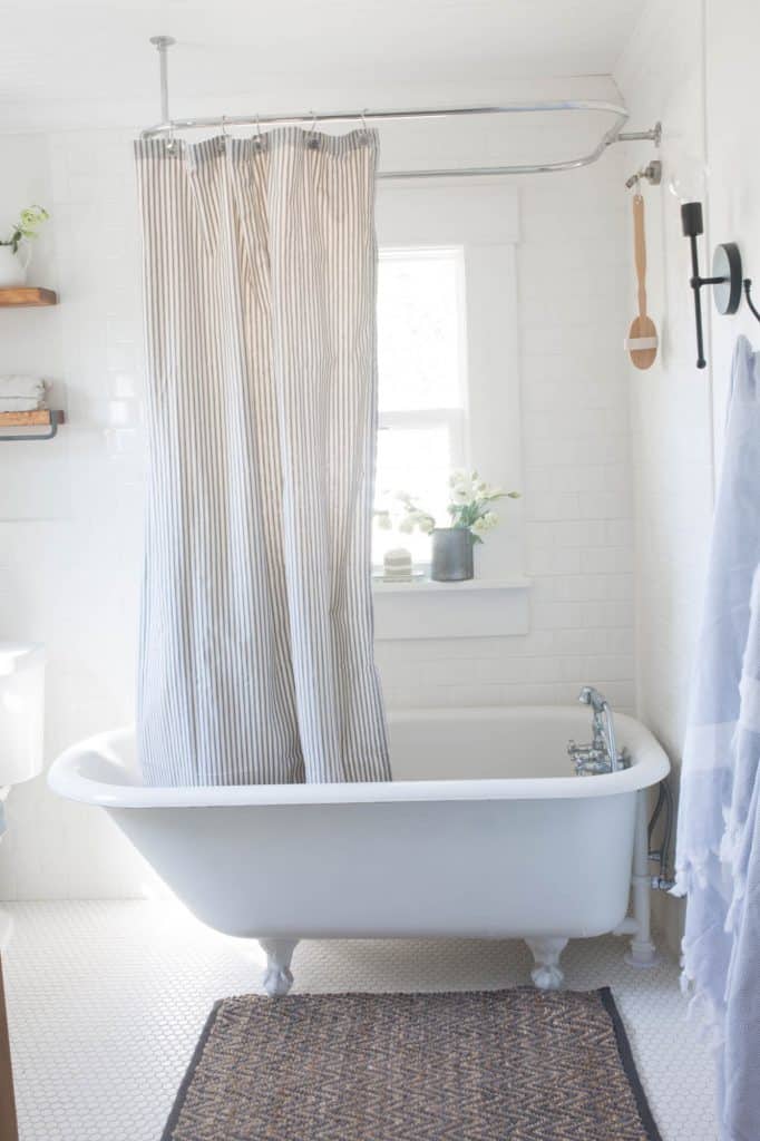 Refinishing A Clawfoot Tub Before And After Farmhouse On Boone