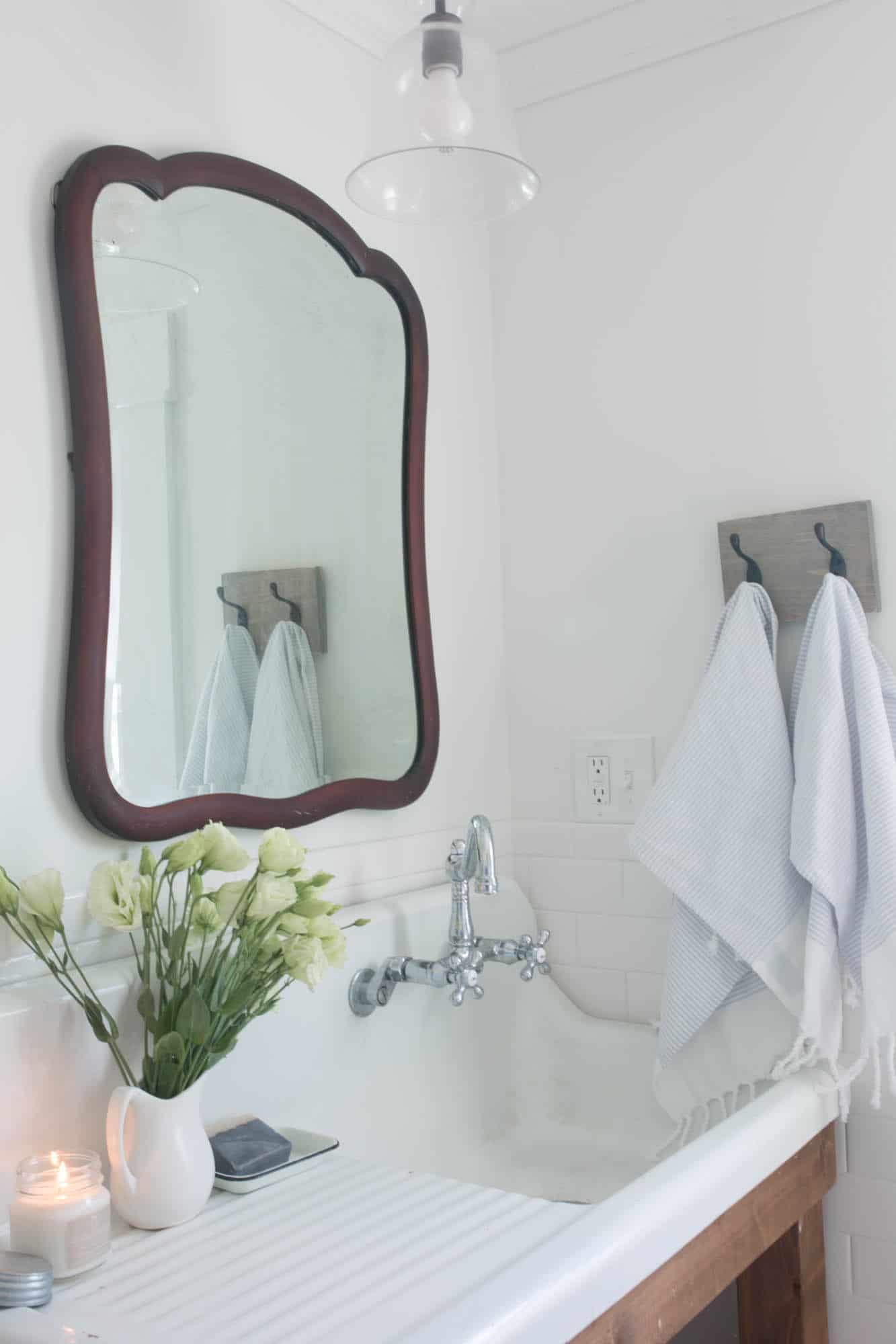 Farmhouse Bathroom Refresh- Vintage Mirror and Turkish Towels