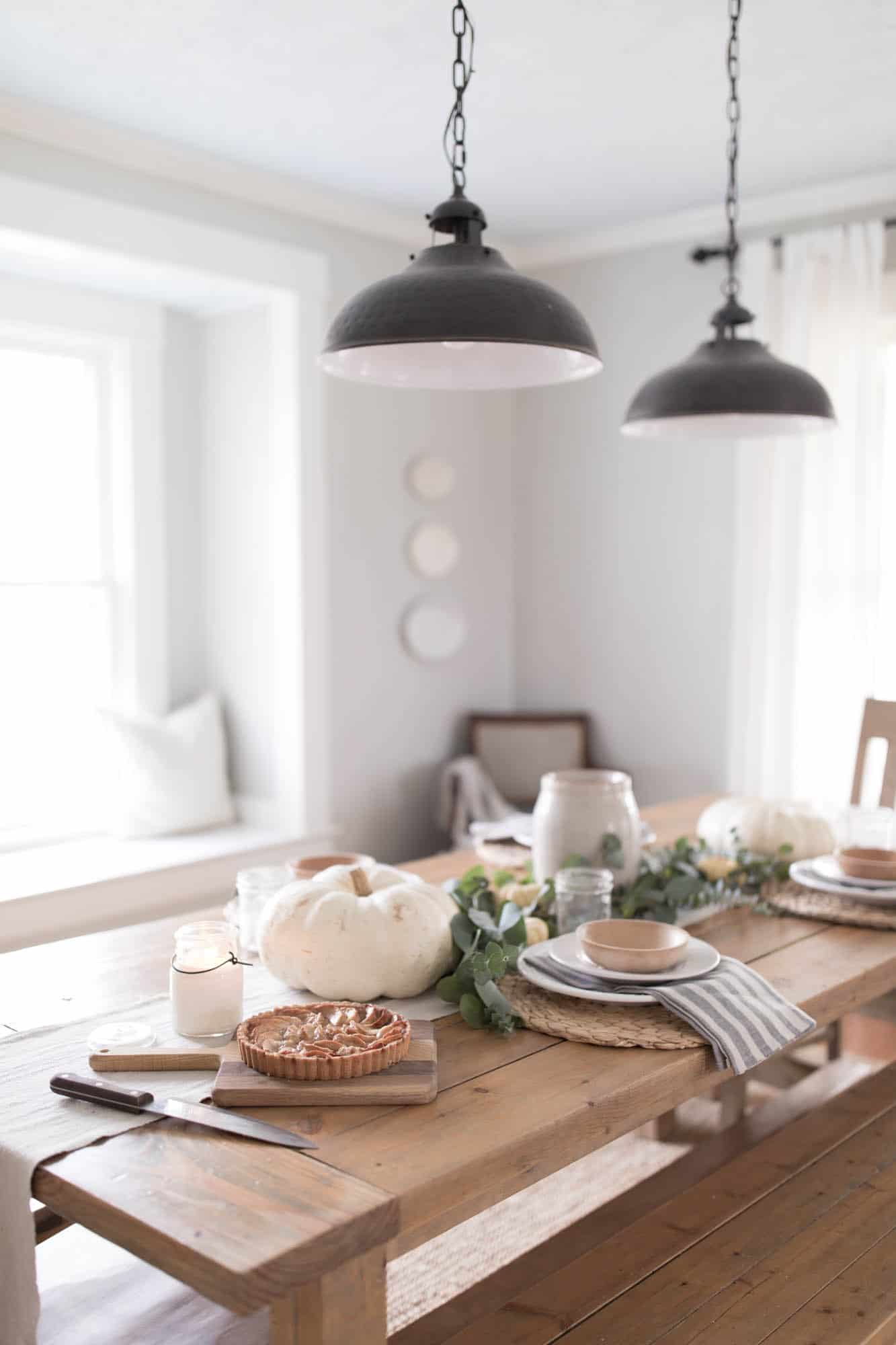 Natural Thanksgiving Table Decor Farmhouse Style