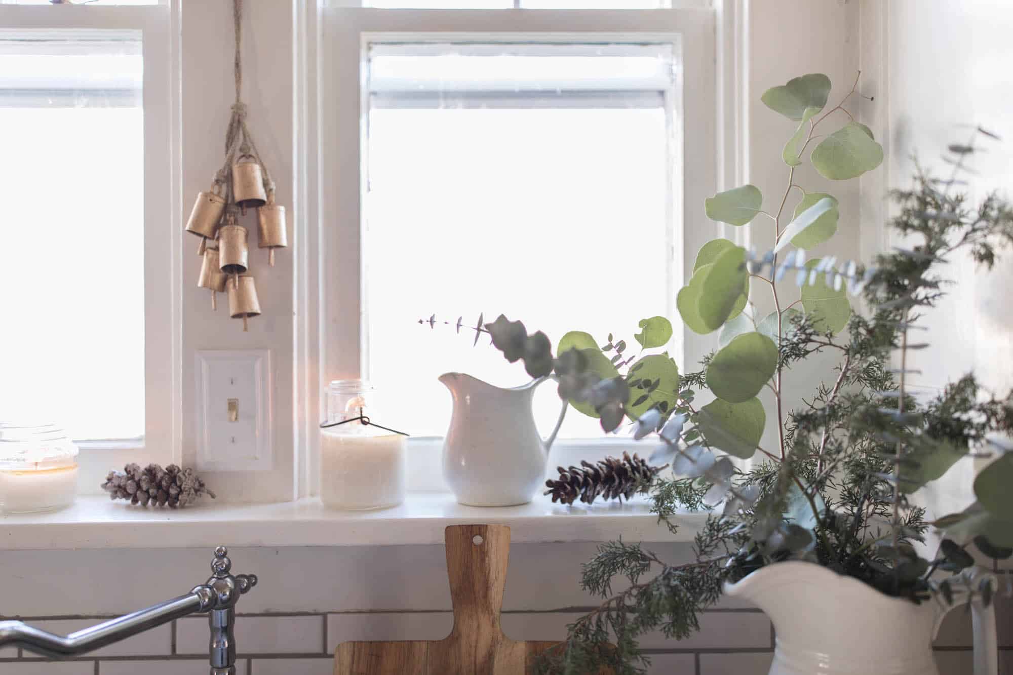 Farmhouse Christmas Kitchen Windowsill