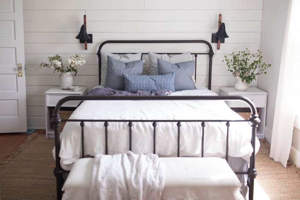 summer bedroom farmhouse decorating 