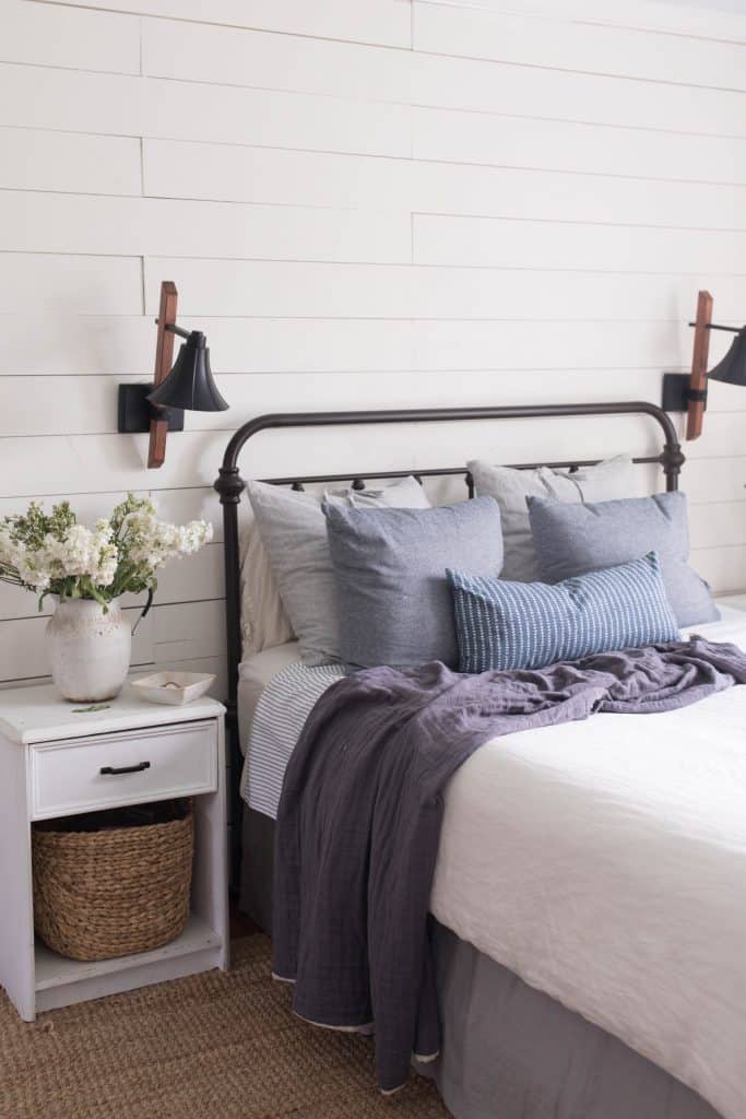 farmhouse style bedroom summer decorating ideas 