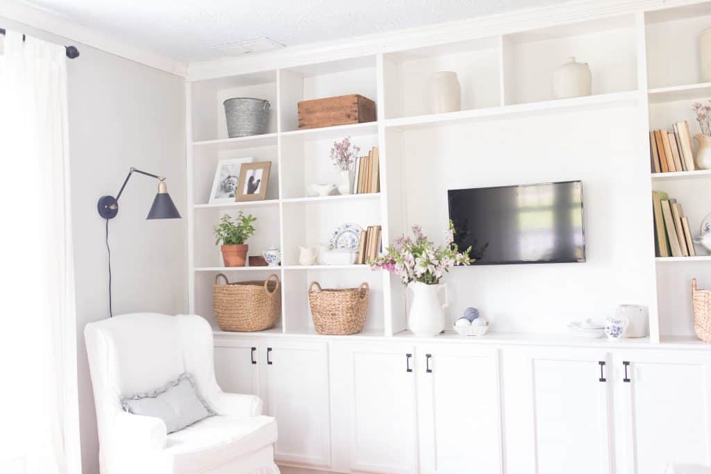 how to style built ins without clutter