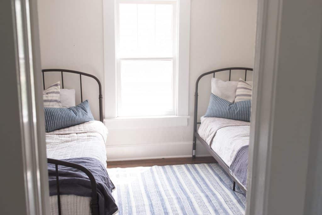 Farmhouse boys bedroom makeover 