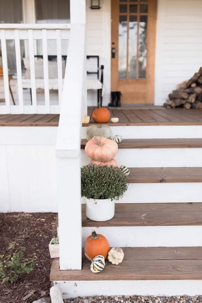 Simple farmhouse front porch decor