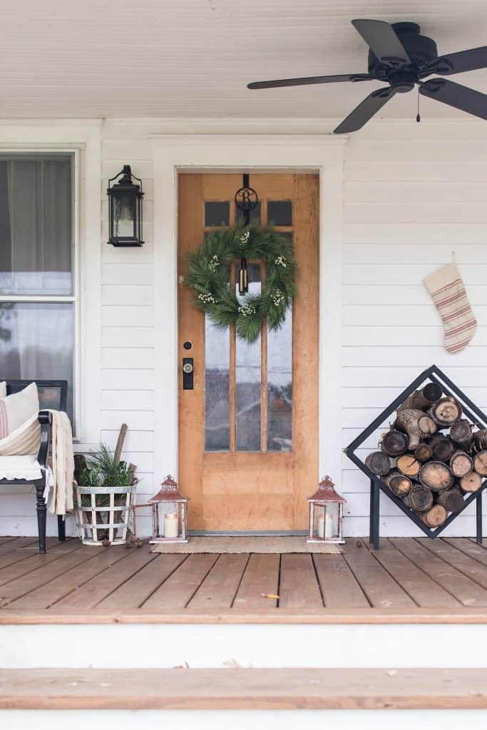 Farmhouse Christmas Front Porch decorations