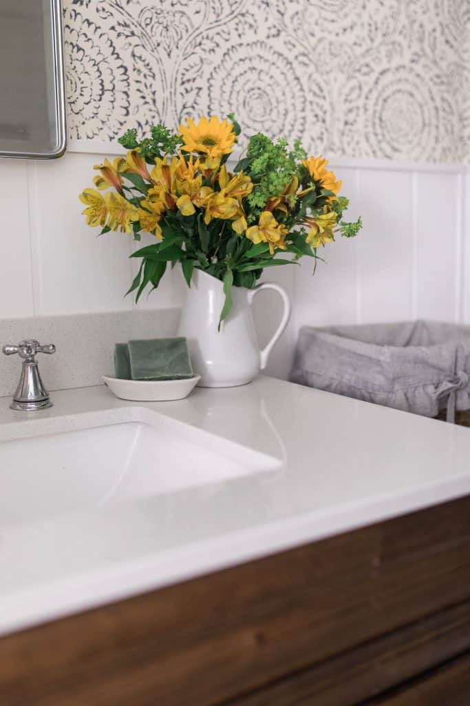 farmhouse bathroom finishing touches