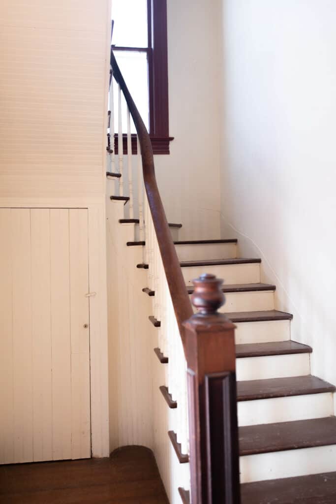 Farmhouse Entryway Makeover - Farmhouse on Boone