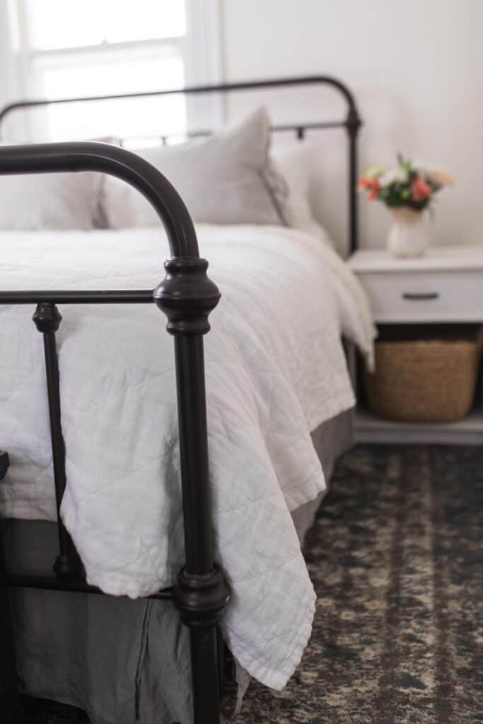 farmhouse bed and bedding