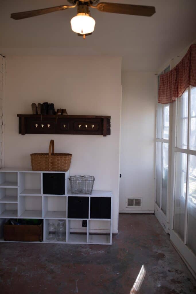 farmhouse mudroom before photos