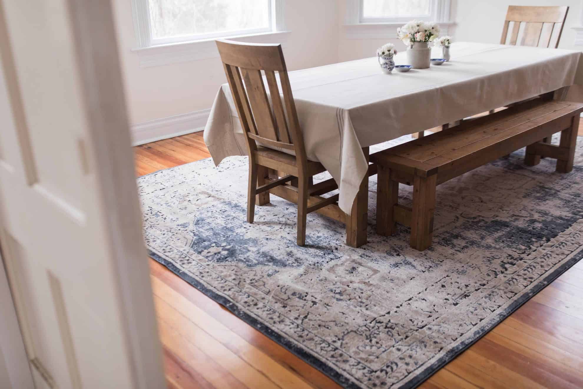 farmhouse table setting decor