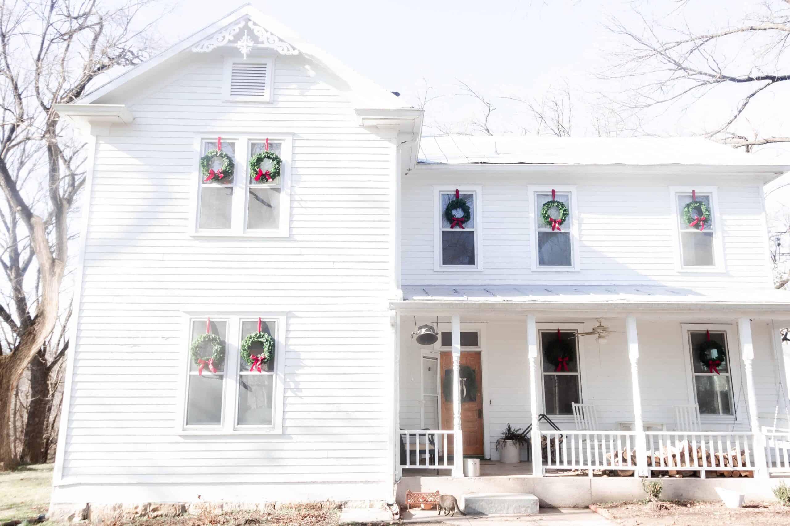 farmhouse christmas tours