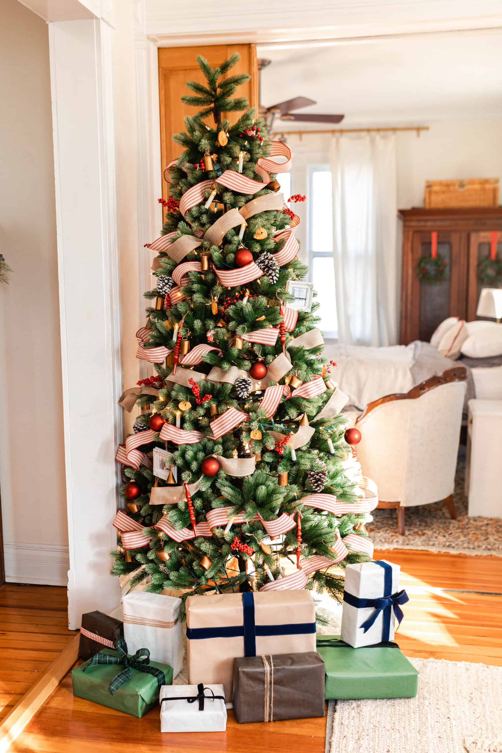 Simple Rustic Christmas Tree Decorating Ideas - Reinvented Delaware