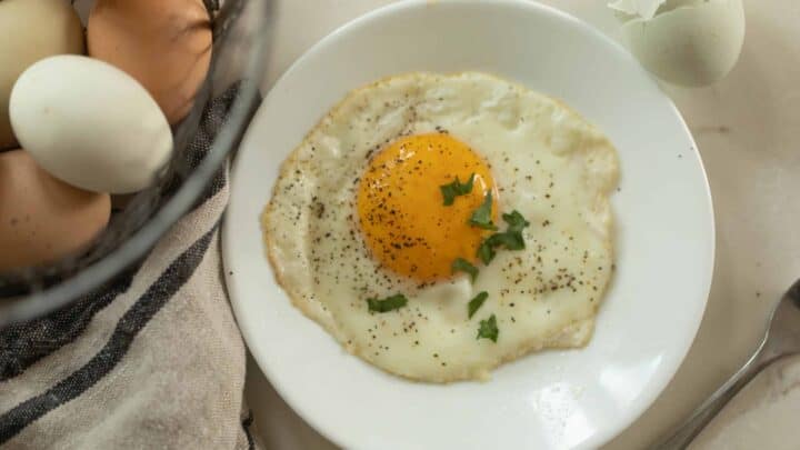 How to Cook Sunny-Side-Up Eggs - The BakerMama