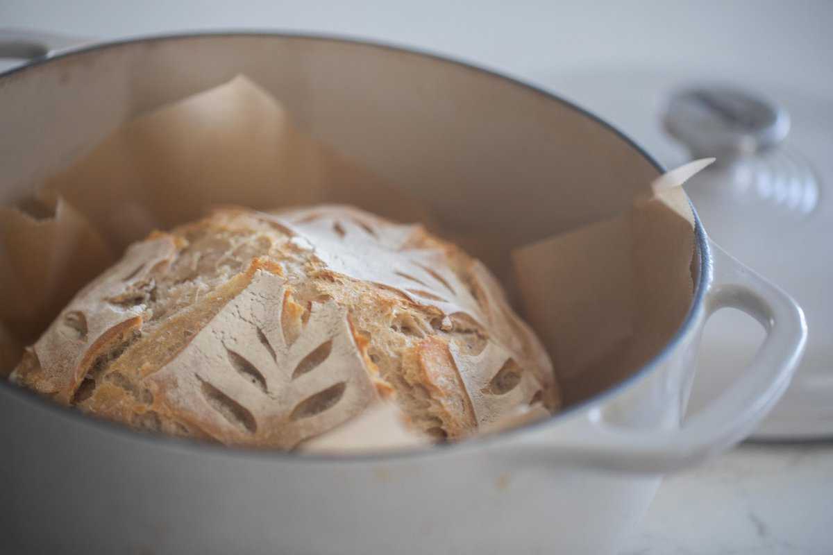 how to bake sourdough bread in a dutch oven