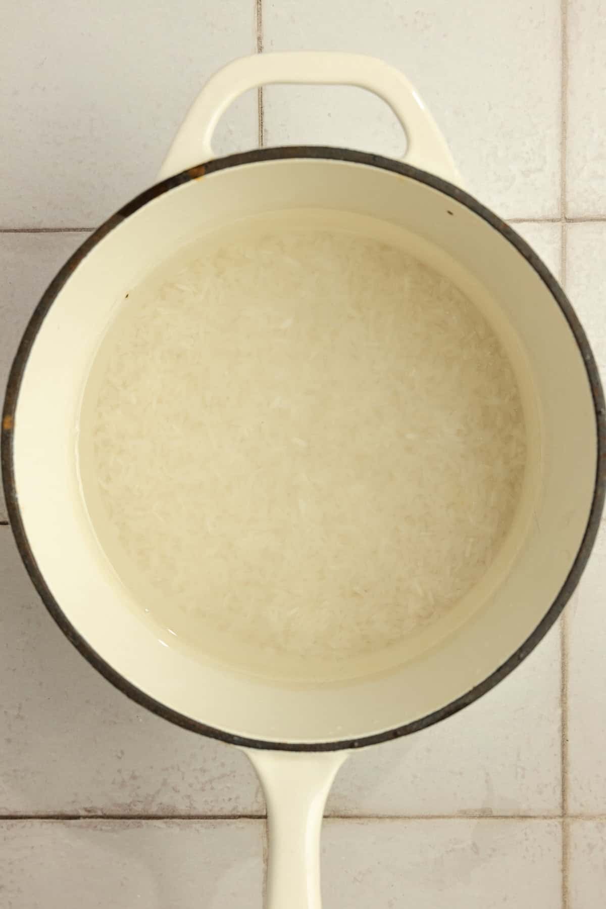 Rice in a large saucepan.