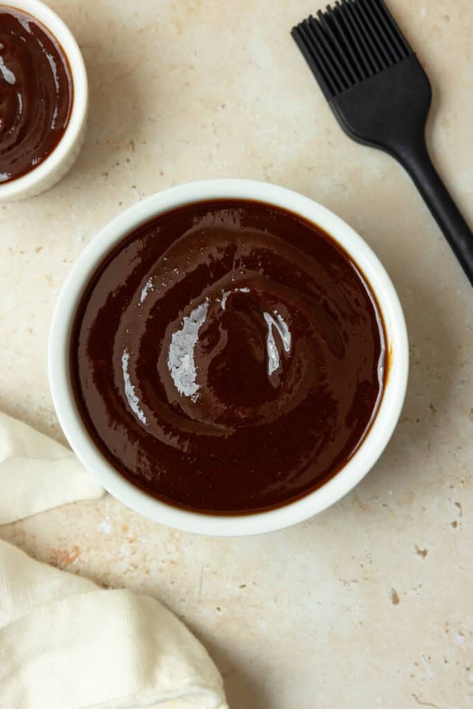 A bowl of sauce.