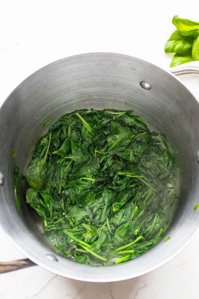 Spinach in hot water.